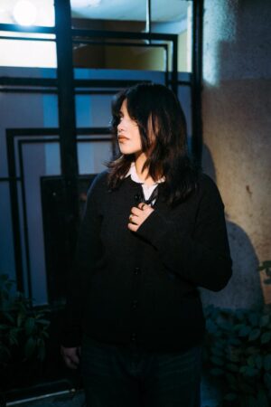 WhatsApp Image 2025-11-22 at 12.47.03 AM كارديجان قطيفة (اسود)